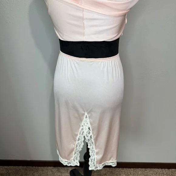 Vintage Vanity Fair Pink Nylon Slip Set – Size 30 Top & Large Bottom - Picture 6 of 7